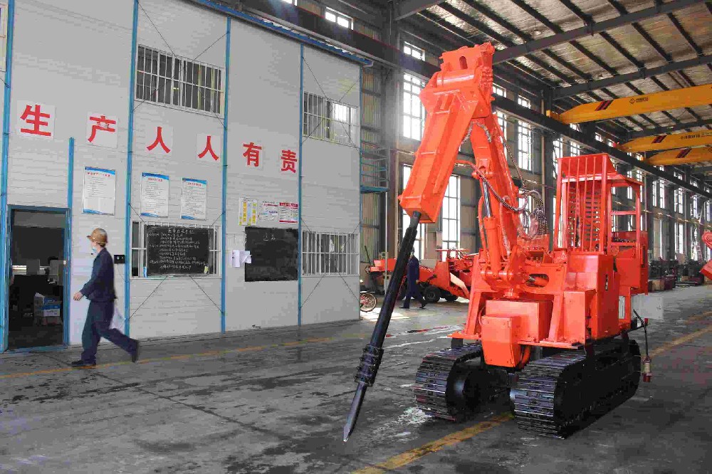 扒渣機(jī)鏟斗設(shè)計(jì)對(duì)作業(yè)效率影響:優(yōu)化鏟斗提升扒渣效能