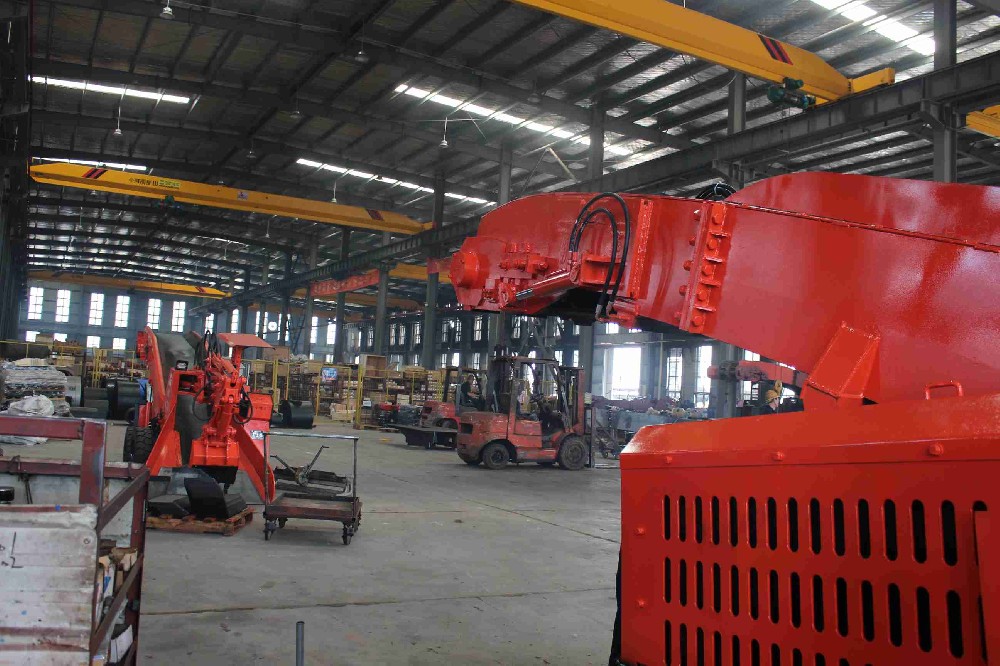 貴陽輪式扒渣機皮帶調整方式詳解，輕松解決跑偏問題！
