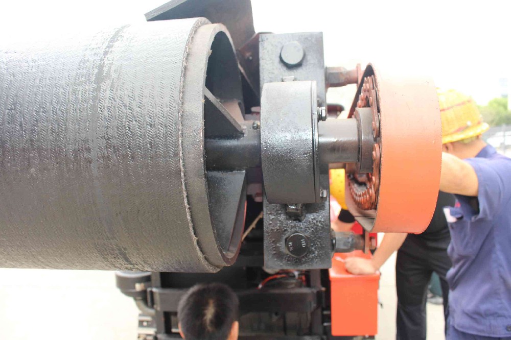 四不像車混合動(dòng)力系統(tǒng)：柴油+電動(dòng)雙模切換
