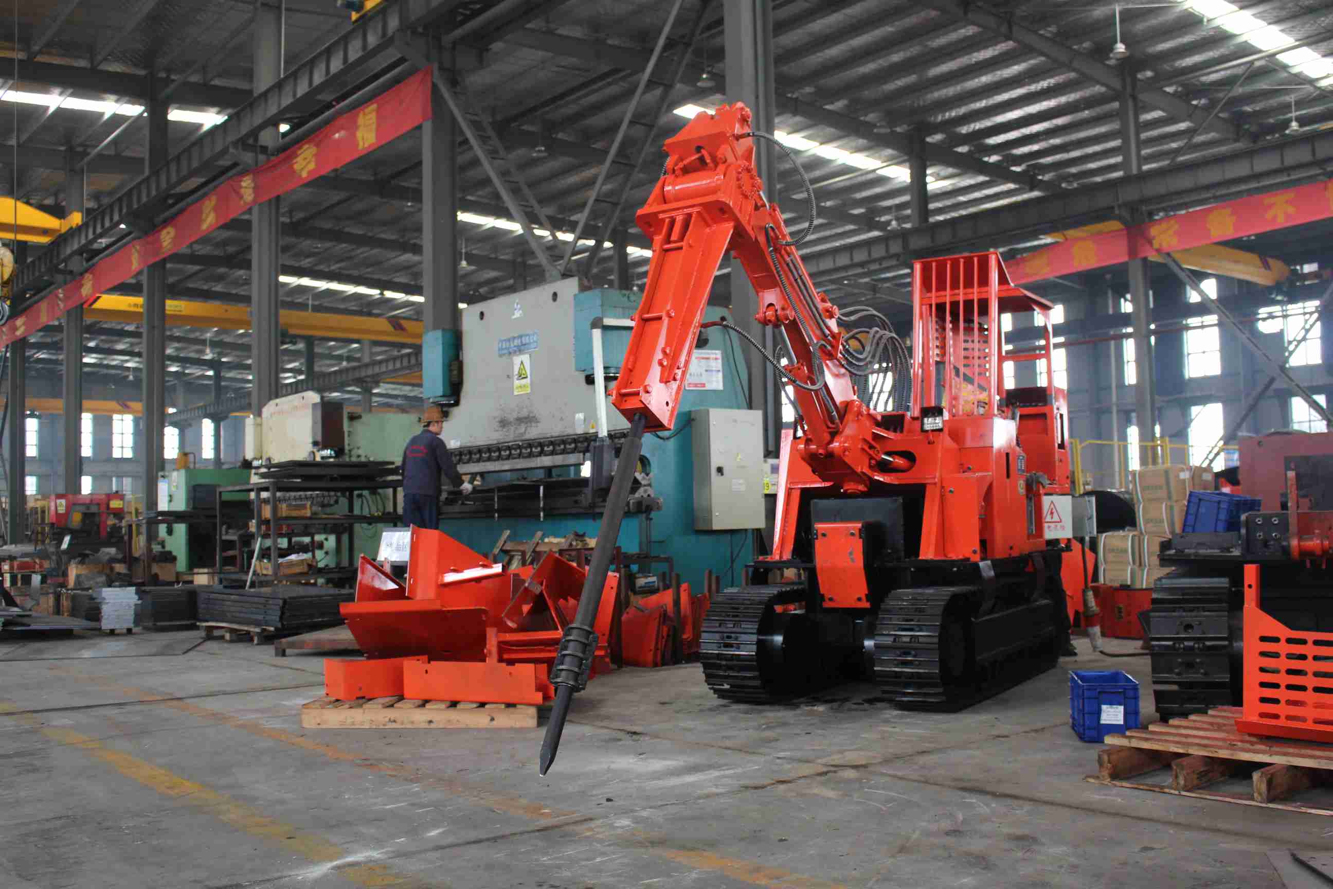 撬毛臺車司機日記：在黑暗巷道中“雕刻”安全