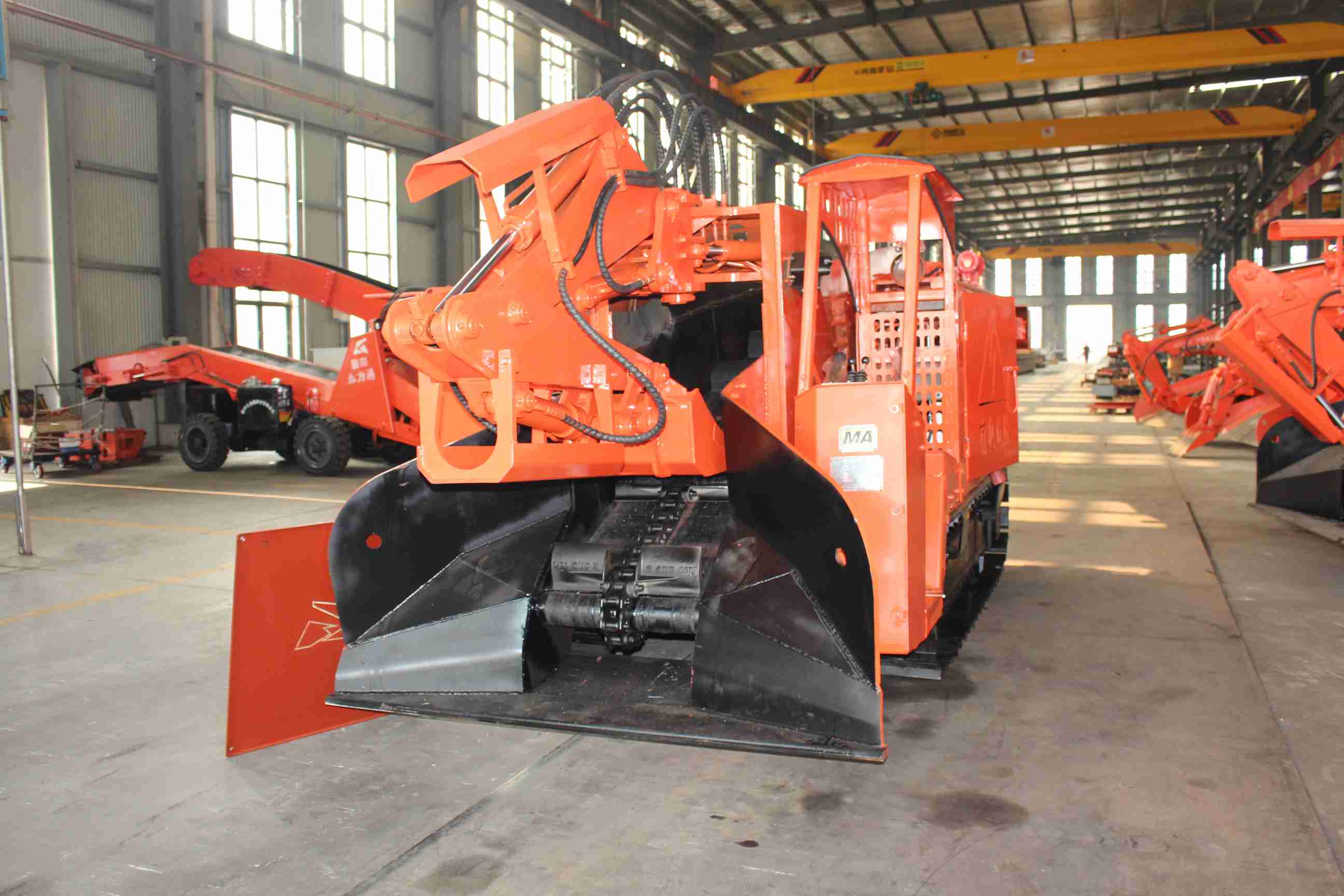 成都80履帶刮板扒渣機(jī)在狹窄礦道的適用性