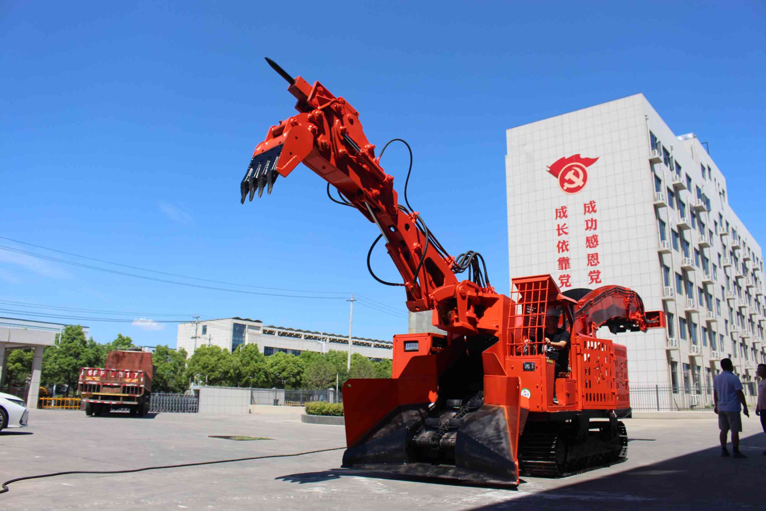 襄陽(yáng)扒渣機(jī)廠(chǎng)家售后24小時(shí)救援實(shí)錄