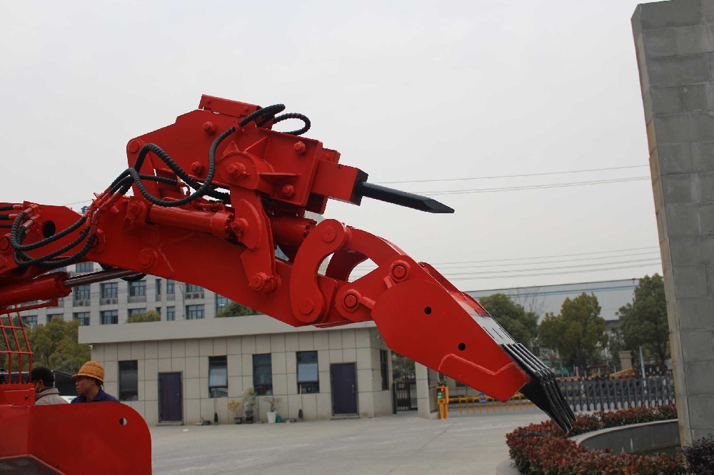 10噸礦車發(fā)動(dòng)機(jī)積碳清理，恢復(fù)動(dòng)力性能
