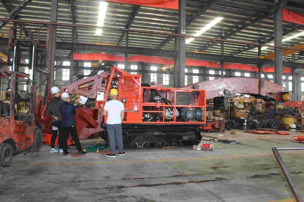 扒渣機售后服務(wù)哪家強:優(yōu)質(zhì)服務(wù)保障設(shè)備長期穩(wěn)定運行