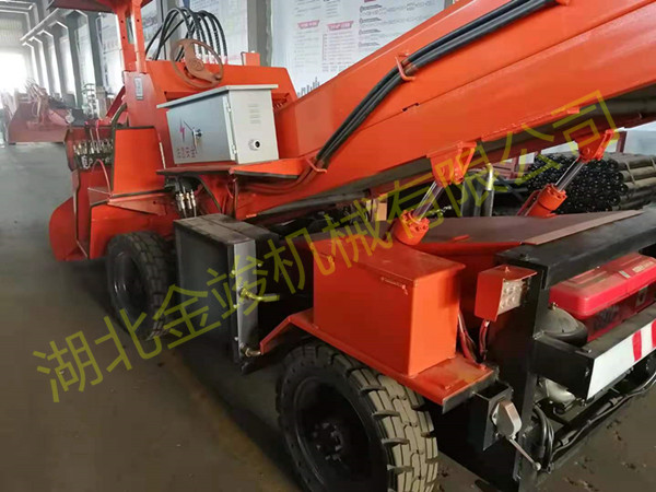 輪式皮帶扒渣機(jī) 120型輪式皮帶扒渣機(jī)1.jpg